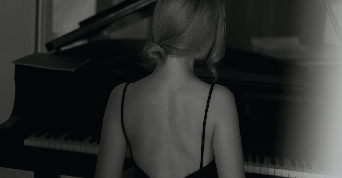 Jak zagrać swój pierwszy utwór na pianinie? Praktyczny poradnik