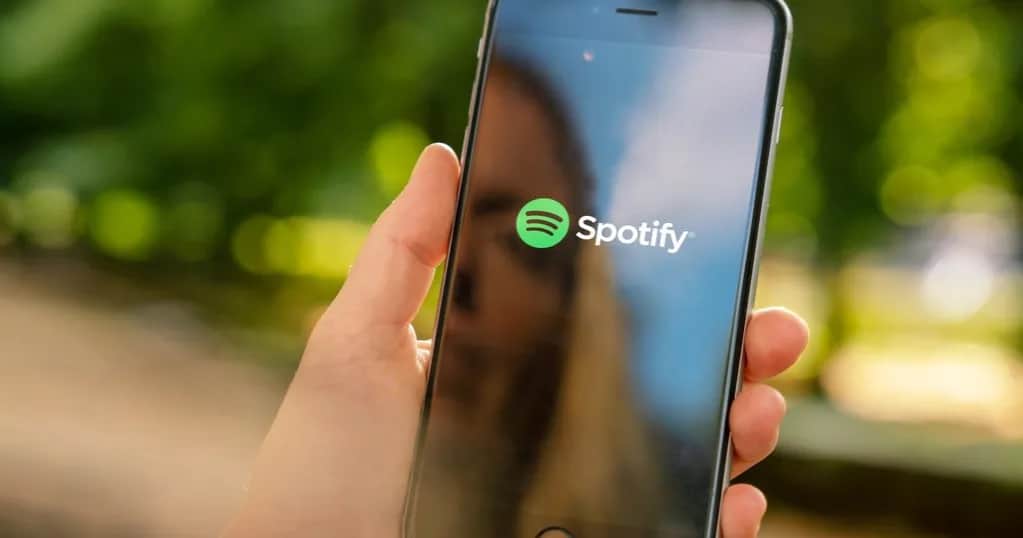Czy Spotify Premium działa bez internetu? Kluczowe informacje i porady