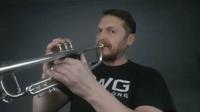 Jak rozpocząć wspaniałą przygodę z grą na trąbce? Porady dla początkujących