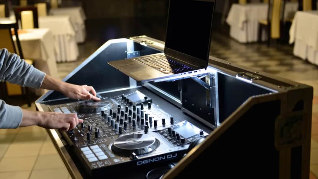 Jak zrobić stół DJ krok po kroku – prosty poradnik z wymiarami i materiałami